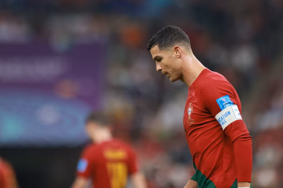 Cristiano Ronaldo có lẽ là người cảm thấy lạc lõng nhất trong ngày Bồ Đào Nha thắng đậm Thụy Sĩ 6-1 ở vòng 1/8. (Ảnh: Hải An/Vietnam+)