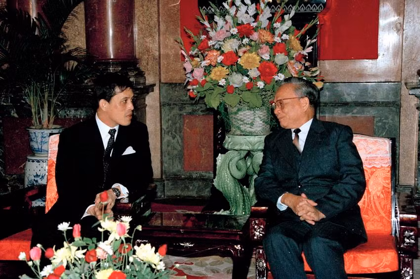 Chủ tịch nước Lê Đức Anh tiếp Thái tử Thái Lan Maha Vajiralongkorn nhân chuyến thăm cấp Nhà nước đến Việt Nam (15/11/1992). (Ảnh: Cao Phong/TTXVN)