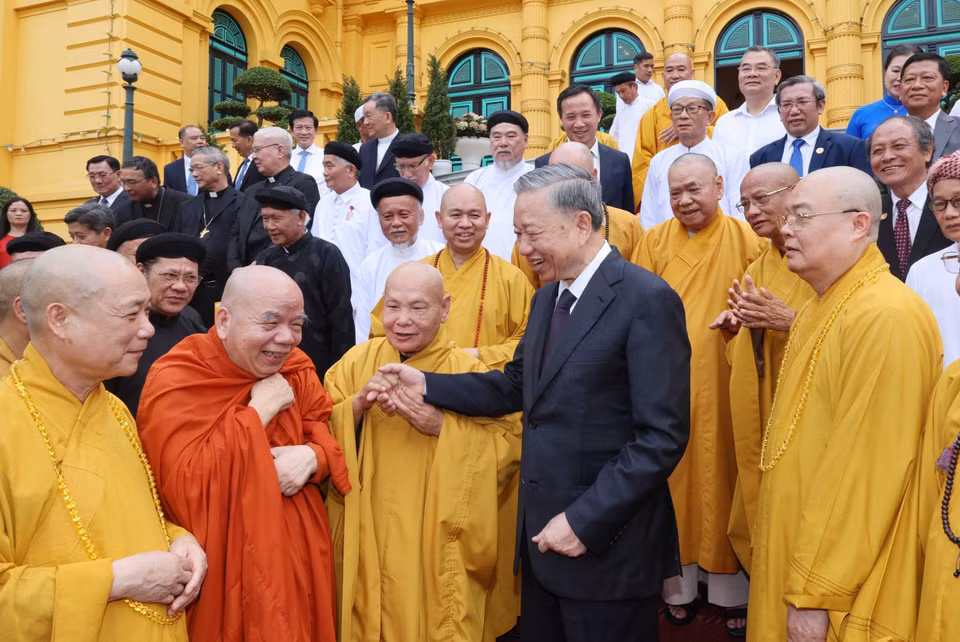 Chủ tịch nước Tô Lâm với các đại biểu. (Ảnh: Nhan Sáng/TTXVN)