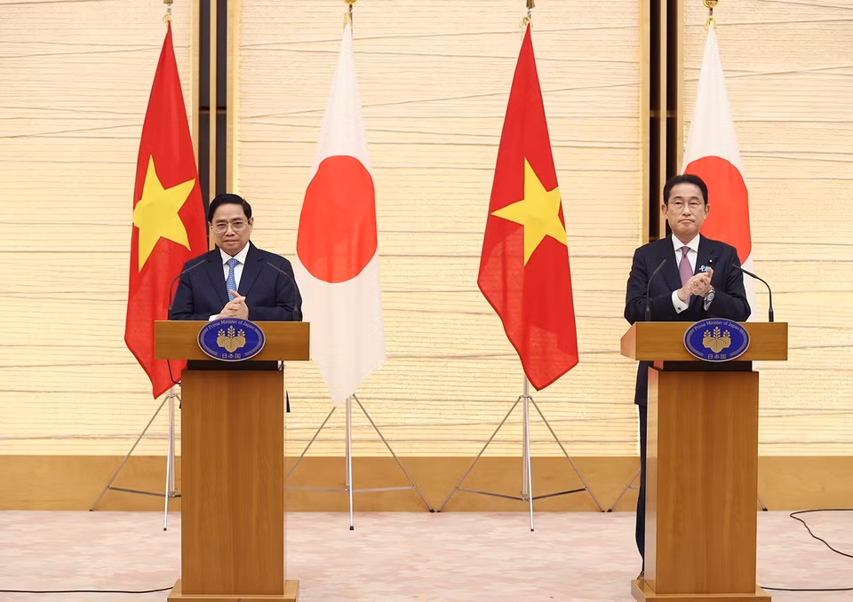 Thủ tướng Phạm Minh Chính và Thủ tướng Nhật Bản Kishida Fumio gặp gỡ báo chí sau hội đàm. (Ảnh: Dương Giang/TTXVN)