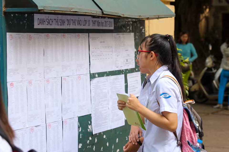 Trong năm học 2017-2018, dự kiến có gần 83.000 học sinh xét tốt nghiệp Trung học cơ sở, tuy nhiên chỉ tiêu tuyển sinh vào hệ Trung học phổ thông chỉ là 69.500 học sinh. (Ảnh: Minh Sơn/Vietnam+)