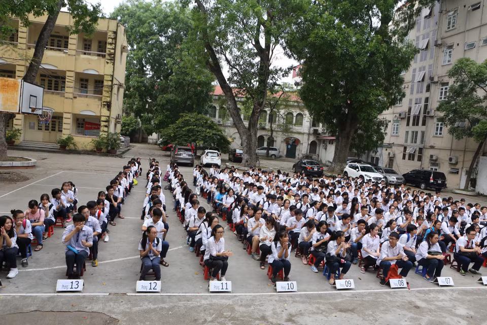 So với kỳ thi tốt nghiệp Trung học phổ thông Quốc gia, đây cũng là kỳ thi đầy cam go và thử thách không kém. (Ảnh: Minh Sơn/Vietnam+)
