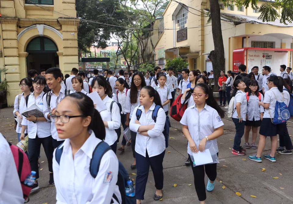 Trong hôm nay (9/6), các thí sinh Hà Nội sẽ bắt đầu cuộc 'chạy đua' vào lớp 10 với 2 môn Toán và Ngữ văn. (Ảnh: Minh Sơn/Vietnam+)