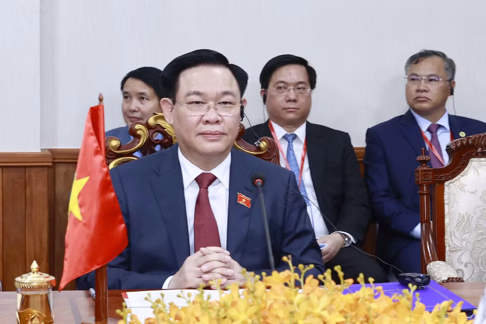 Chủ tịch Quốc hội Vương Đình Huệ tại cuộc hội đàm với Chủ tịch Quốc hội Campuchia Samdech Heng Samrin. (Ảnh: Doãn Tấn/TTXVN)