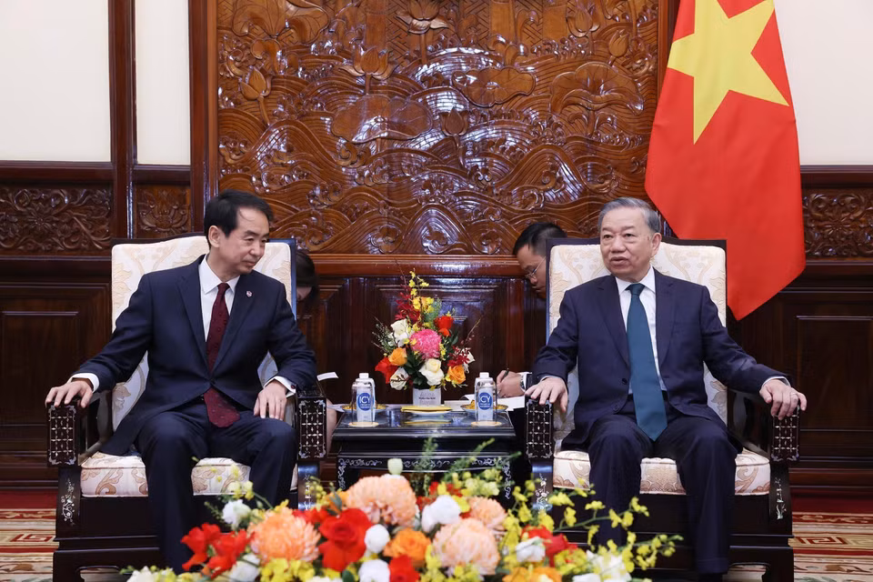 Tổng Bí thư, Chủ tịch nước Tô Lâm tiếp Đại sứ Trung Quốc tại Việt Nam Hà Vĩ. (Ảnh: Lâm Khánh/TTXVN)
