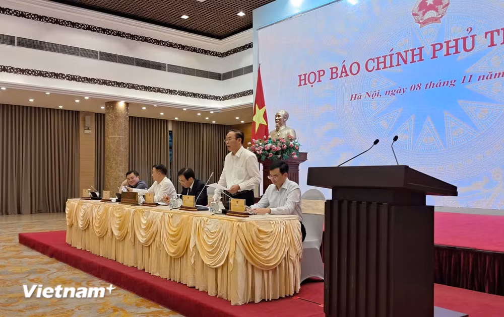 vnp-thu-truong-phung-duc-tien-phat-bieu-tai-hop-bao-chinh-phu.jpg