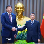 Thủ tướng Lê Minh Hưng tiếp Bộ trưởng Ngoại giao Cộng hòa Belarus Maxim Ryzhenkov. (Ảnh: Dương Giang/TTXVN)