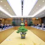 Thủ tướng Lê Minh Hưng tiếp Bộ trưởng Ngoại giao Cộng hòa Belarus Maxim Ryzhenkov. (Ảnh: Dương Giang/TTXVN)