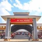 Trường Phổ thông nội trú liên cấp Tiểu học và Trung học cơ sở Si Pa Phìn, tỉnh Điện Biên sẵn sàng cho ngày khai giảng năm học mới 2026-2027. (Ảnh: Xuân Tư/TTXVN)