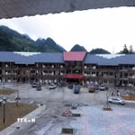 Trường phổ thông nội trú Tiểu học và Trung học Cơ sở Mường Khương có vốn đầu tư 255 tỷ đồng, đáp ứng chỗ học cho 980 học sinh vùng biên giới chuẩn bị khánh thành và đưa vào sử dụng trong năm học mới 2026-2027. (Ảnh: Trần Việt/TTXVN)