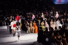 Thương hiệu thời trang Thái Lan tái hiện 2 trạng thái đối lập trên sàn runway Việt