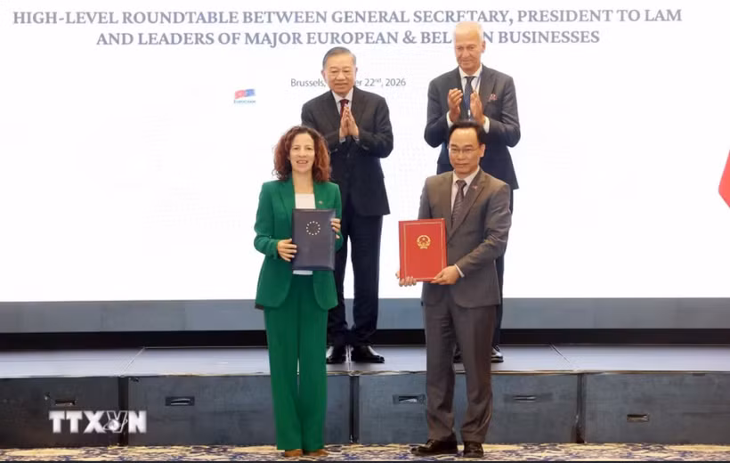 Tổng Bí thư, Chủ tịch nước Tô Lâm chứng kiến trao Ý định thư hợp tác giáo dục và đào tạo giữa Bộ GDĐT Việt Nam và Ủy ban châu Âu (Ảnh: TTXVN)