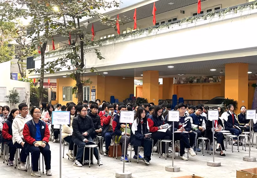 Học sinh Hà Nội tham gia cuộc thi học sinh giỏi. (Ảnh: Báo Hà Nội mới)