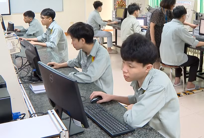 Nâng cao chất lượng nhân lực và cơ chế đặt hàng là yêu cầu trọng tâm trong phát triển kinh tế-xã hội bền vững. (Ảnh: Vietnam+)
