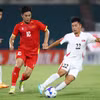 Đội tuyển U20 Việt Nam (áo đỏ) nhận thất bại 0-3 trước U20 Triều Tiên ở trận ra quân Vòng loại U20 châu Á 2027. (Ảnh: VFF)