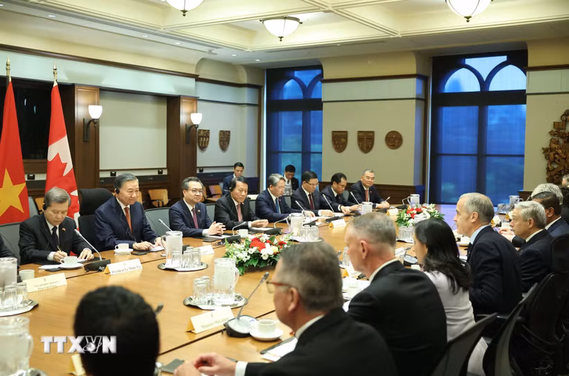 Tổng Bí thư, Chủ tịch nước Tô Lâm hội đàm với Thủ tướng Canada Mark Carney. (Ảnh: Thống Nhất/TTXVN)