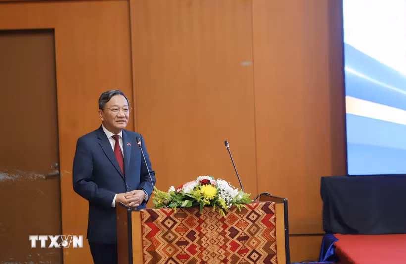 Đại sứ Việt Nam tại Lào Nguyễn Minh Tâm phát biểu tại sự kiện. (Ảnh: Xuân Tú/TTXVN)