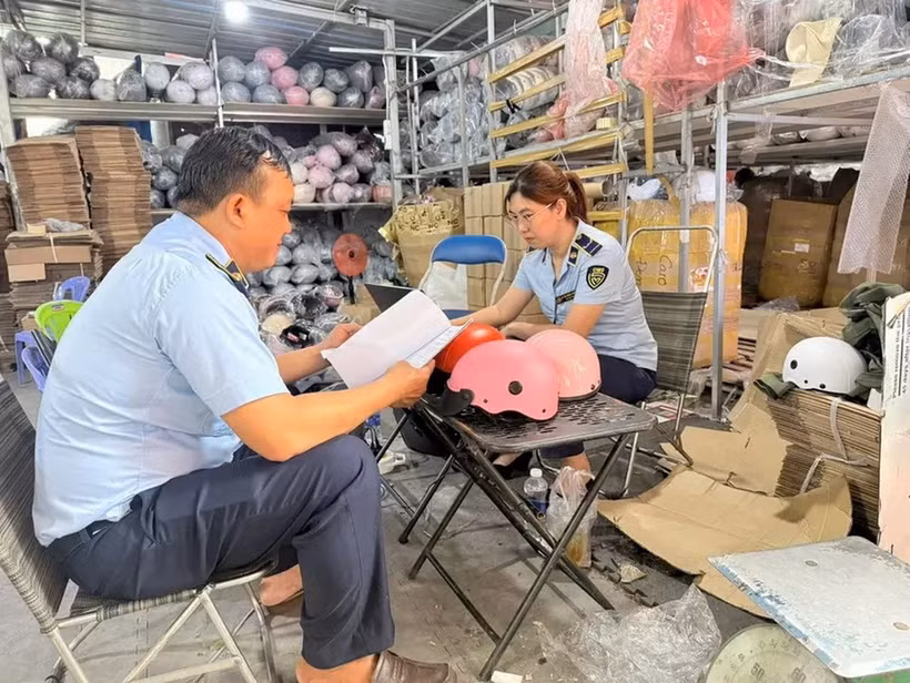 Hơn 5.000 mũ bảo hiểm không có hóa đơn chứng từ. (Ảnh: Chi cục Quản lý thị trường TP Hồ Chí Minh)