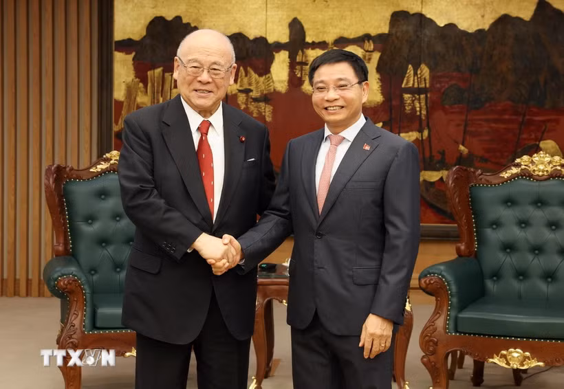 Phó Thủ tướng Nguyễn Văn Thắng tiếp ông Takebe Tsutomu, Cố vấn đặc biệt Liên minh Nghị sỹ hữu nghị Nhật Bản-Việt Nam. (Ảnh: Lâm Khánh/TTXVN)