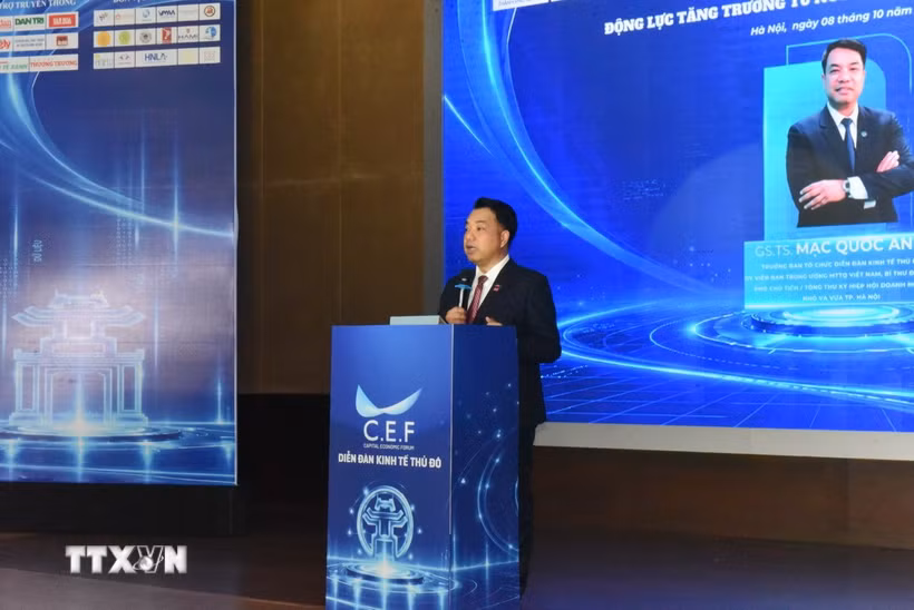 Ông Mạc Quốc Anh, Phó Chủ tịch kiêm Tổng Thư ký Hiệp hội Doanh nghiệp nhỏ và vừa thành phố Hà Nội (Hanoisme), phát biểu tại Diễn đàn Kinh tế Thủ đô lần thứ III. (Ảnh: Quốc Lũy/TTXVN)