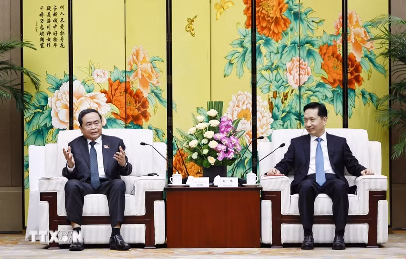 Chủ tịch Quốc hội Trần Thanh Mẫn tiếp Bí thư Tỉnh ủy, Chủ nhiệm Ủy ban Thường vụ Nhân đại tỉnh Thiểm Tây (Trung Quốc) Triệu Nhất Đức. (Ảnh: Doãn Tấn/TTXVN)