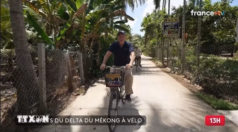 Một khung hình trong phóng sự “Việt Nam: Những bí mật của Đồng bằng sông Cửu Long” của Franceinfo. (Ảnh: TTXVN phát)