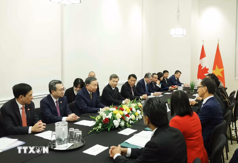 Tổng Bí thư, Chủ tịch nước Tô Lâm tiếp Nhóm Nghị sỹ hữu nghị Canada - Việt Nam. (Ảnh: Thống Nhất/TTXVN)