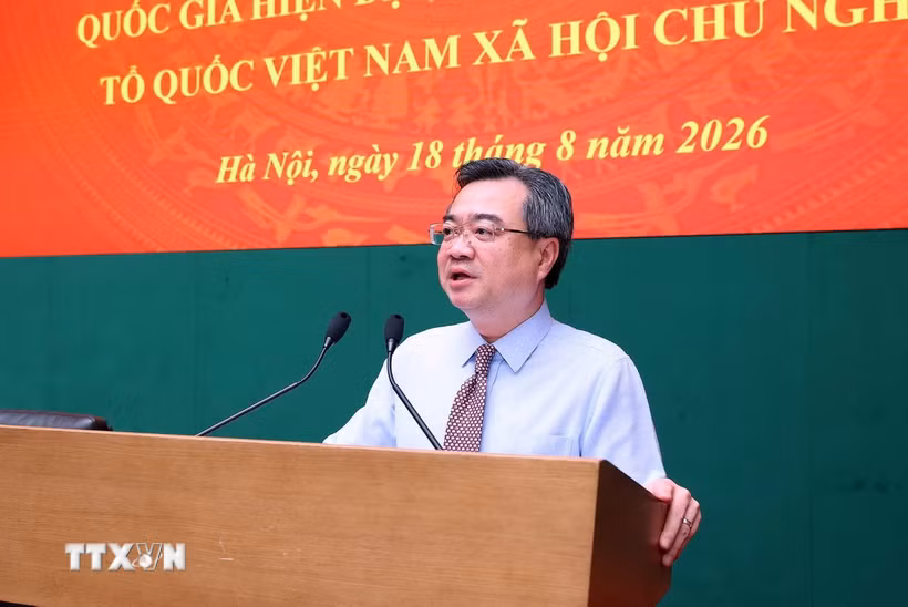 Tiến sỹ Nguyễn Thanh Nghị, Ủy viên Bộ Chính trị, Bí thư Trung ương Đảng, Trưởng ban Ban Chính sách, chiến lược Trung ương phát biểu khai mạc Hội thảo. (Ảnh: Văn Điệp/TTXVN)