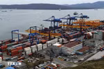 Cảng hàng hóa Vladivostok ở vùng Viễn Đông của Nga. (Ảnh: AFP/TTXVN)