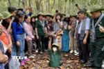 Một lối xuống địa đạo Củ Chi. (Ảnh: Hồng Giang/TTXVN)