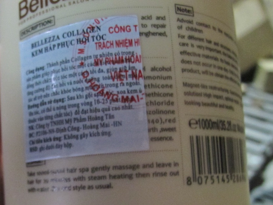 Trên nhãn phụ có đóng dấu của công ty nhập khẩu nhưng thực chất là địa chỉ "ma." (Ảnh: Đức Duy/Vietnam+)