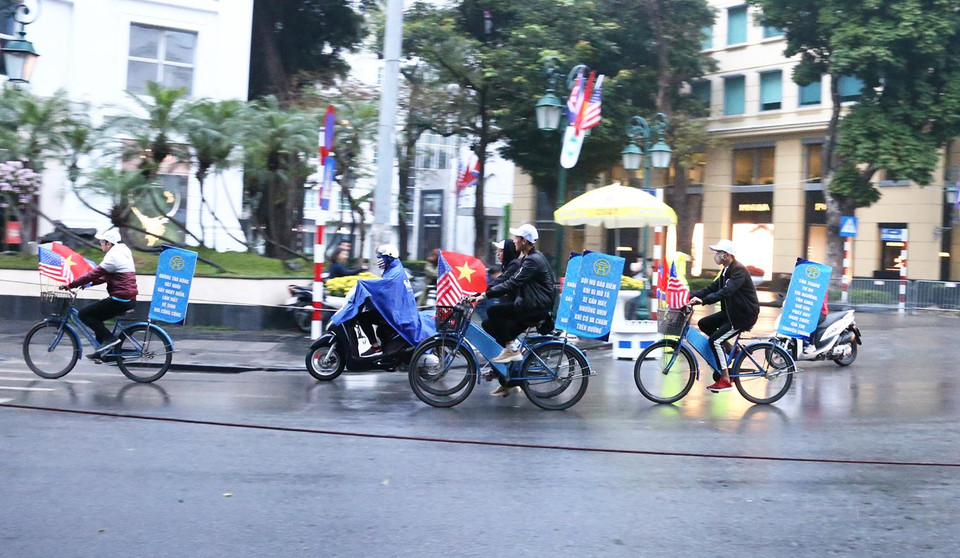 Đường phố Hà Nội sạch sẽ, trang hoàng chờ đón Hội nghị Thượng đỉnh Mỹ-Triều lần thứ 2. (Ảnh: Minh Sơn/Vietnam+)