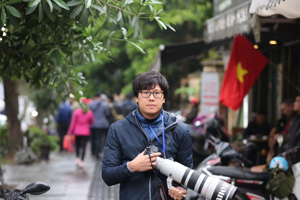 Phóng viên đến đưa tin hội nghị. (Ảnh: Minh Sơn/Vietnam+)