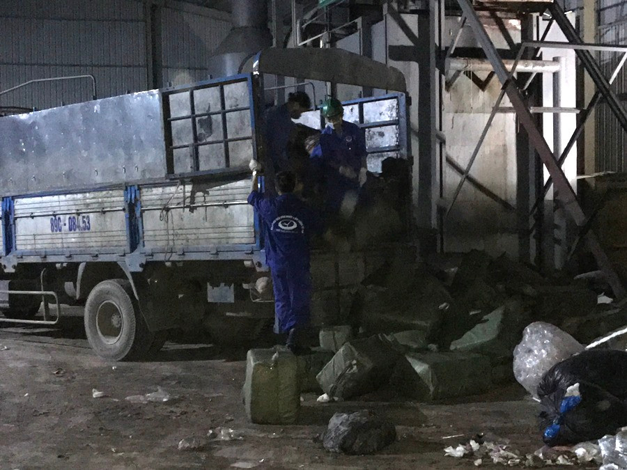 Ước giá trị của lô hàng khoảng 1,8 tỷ đồng. (Ảnh: Đức Duy/Vietnam+)