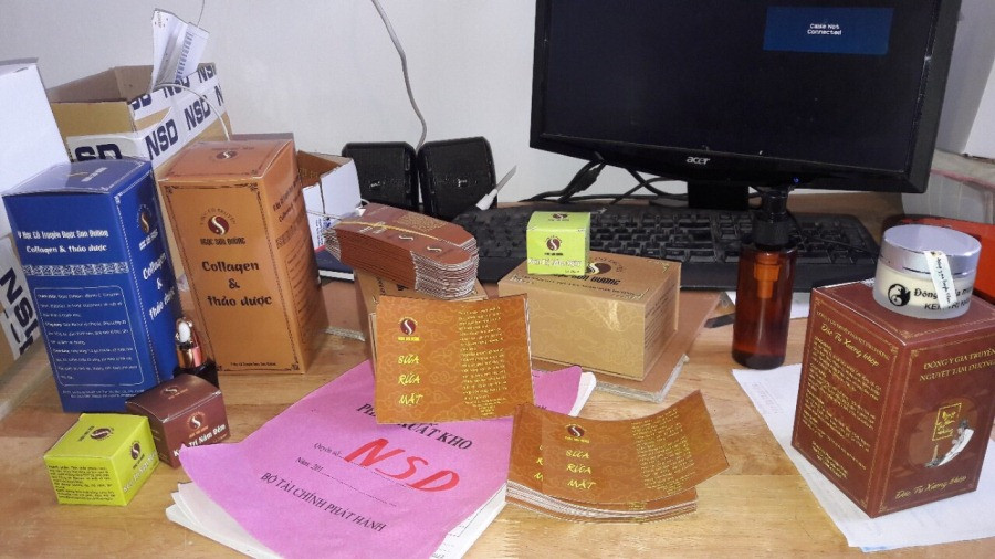 Chủ hàng đã biến tầng 5 của ngôi nhà số nhà 45, ngõ 9, Hoàng Cầu, quận Đống Đa để sản xuất hàng hóa. (Ảnh: Đức Duy/Vietnam+)