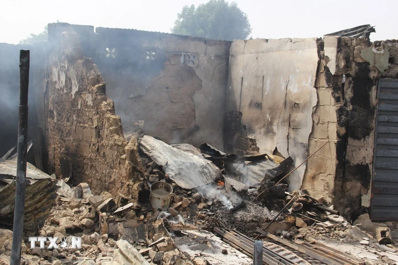 Hiện trường một vụ tấn công tại Auno, Nigeria. (Ảnh: AFP/TTXVN)