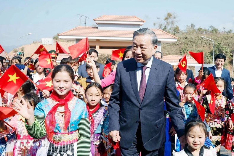 Tổng Bí thư Tô Lâm dự Lễ khánh thành Trường Phổ thông nội trú liên cấp Tiểu học và Trung học Cơ sở Si Pa Phìn, tỉnh Điện Biên. (Ảnh: Thống Nhất/TTXVN)
