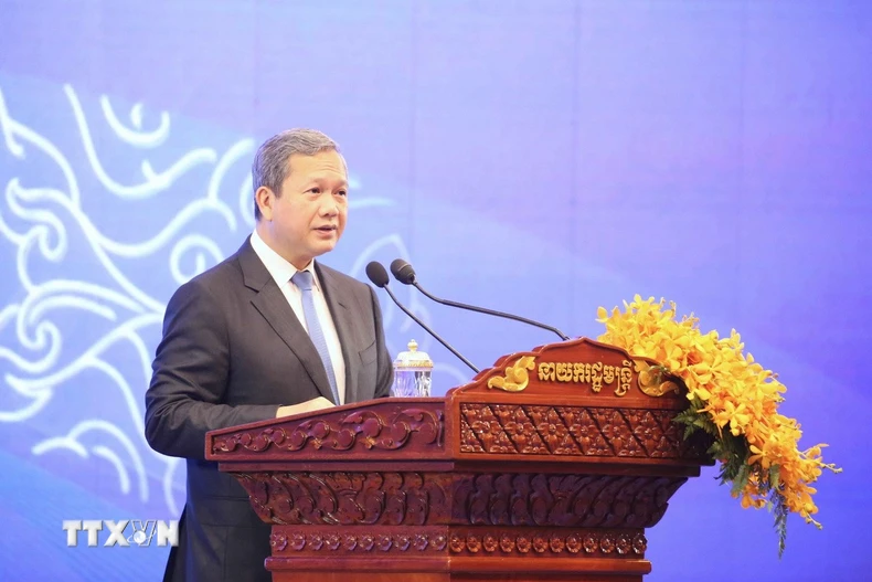 Thủ tướng Vương quốc Campuchia Samdech Thipadei Hun Manet phát biểu tại phiên khai mạc Hội nghị thượng đỉnh kinh doanh Campuchia-ASEAN 2026. (Ảnh: Huỳnh Thảo/TTXVN)