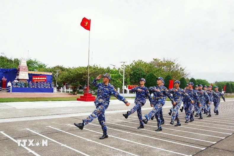 Lữ đoàn 146 (Vùng 4 Hải quân) thực hiện ra quân huấn luyện năm 2026. (Ảnh: TTXVN phát)