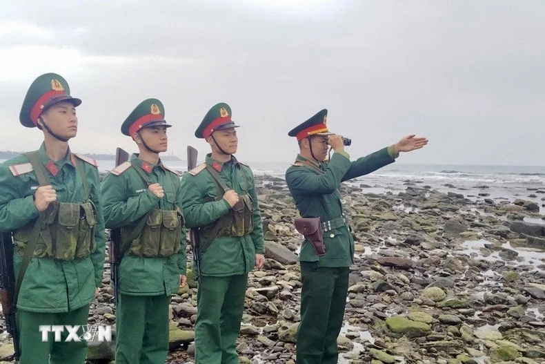 Cán bộ, chiến sỹ Tiểu đoàn Phòng thủ đảo Bạch Long Vĩ canh giữ biển trời cho đất nước vào Xuân. (Ảnh: TTXVN phát)