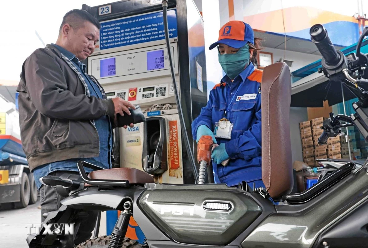Hà Nội đảm bảo nguồn cung xăng dầu liên tục tại các cửa hàng bán lẻ