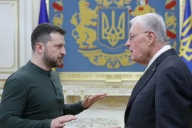 Ngày 20/2/2025, Tổng thống Ukraine Volodymyr Zelensky (trái) khẳng định nước này sẵn sàng làm việc nhanh chóng và không mệt mỏi để đạt được một thỏa thuận mạnh mẽ và hữu ích về đầu tư và an ninh với Mỹ. (Nguồn: EPA/TTXVN)