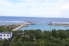 Vùng biển đảo Song Tử Tây nhìn từ trên cao. (Ảnh: Hữu Quyết/TTXVN)