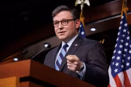 Chủ tịch Hạ viện Mỹ Mike Johnson phát biểu trong cuộc họp báo ở Washington, DC. (Ảnh: THX/TTXVN)