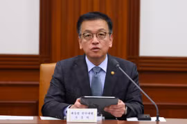 Quyền Tổng thống Hàn Quốc Choi Sang Mok phát biểu tại thủ đô Seoul. (Nguồn: Yonhap/TTXVN)