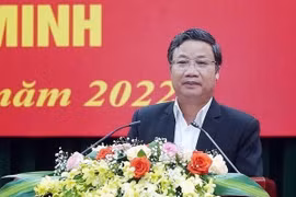 Quảng Bình đang quyết tâm sắp xếp, tinh gọn bộ máy theo tinh thần Nghị quyết số 18-NQ/TW. Trong ảnh là ông Cao Văn Định, Trưởng ban Tuyên giáo Tỉnh ủy Quảng Bình tự nguyện nghỉ hưu trước tuổi 3 năm để tạo điều kiện cho cán bộ trẻ phát huy năng lực. (Nguồn: TTXVN)