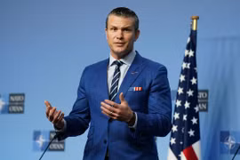 Bộ trưởng Quốc phòng Mỹ Pete Hegseth phát biểu trong một cuộc họp báo ngày 13/2/2025. (Nguồn: THX/TTXVN)