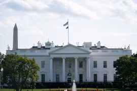Quang cảnh bên ngoài Nhà Trắng ở Washington, D.C. (Nguồn: THX/TTXVN)