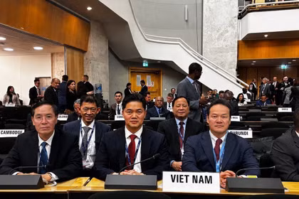 Đoàn Việt Nam tham dự Đại hội đồng Y tế Thế giới lần thứ 79. (Ảnh: TTXVN phát)