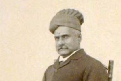 Danh họa Ấn Độ thế kỷ XIX Raja Ravi Varma.